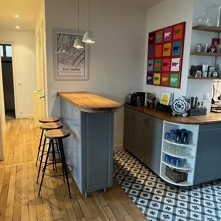 Apartment Ideal Pour Les Jo ! Dernier Etage Dans Le 16 Eme Paris